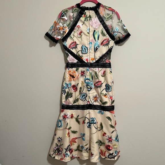 NWT Vone Catarina Floral Embroidered Dress Size XS - Picture 8 of 15